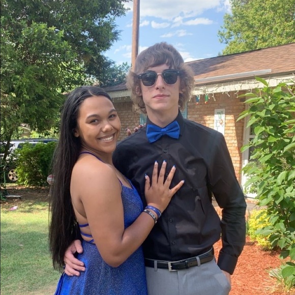 Meet your Posher, Tia - Picture 3 of 3